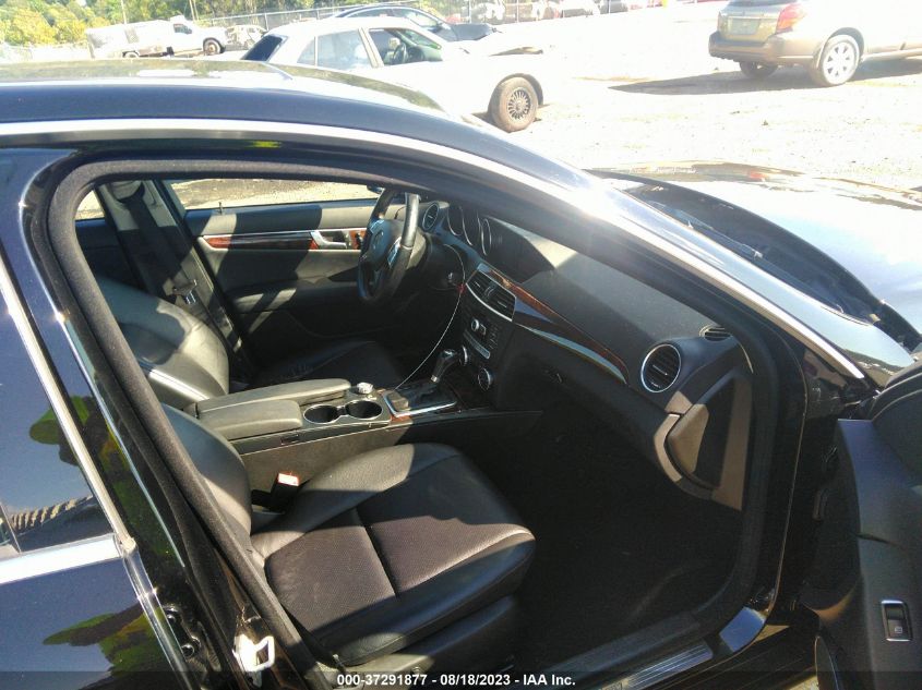 2013 MERCEDES-BENZ C-CLASS C 300 - WDDGF8AB2DR277753