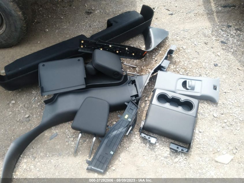 2022 GMC SIERRA 1500 SLT - 3GTUUDED2NG622093