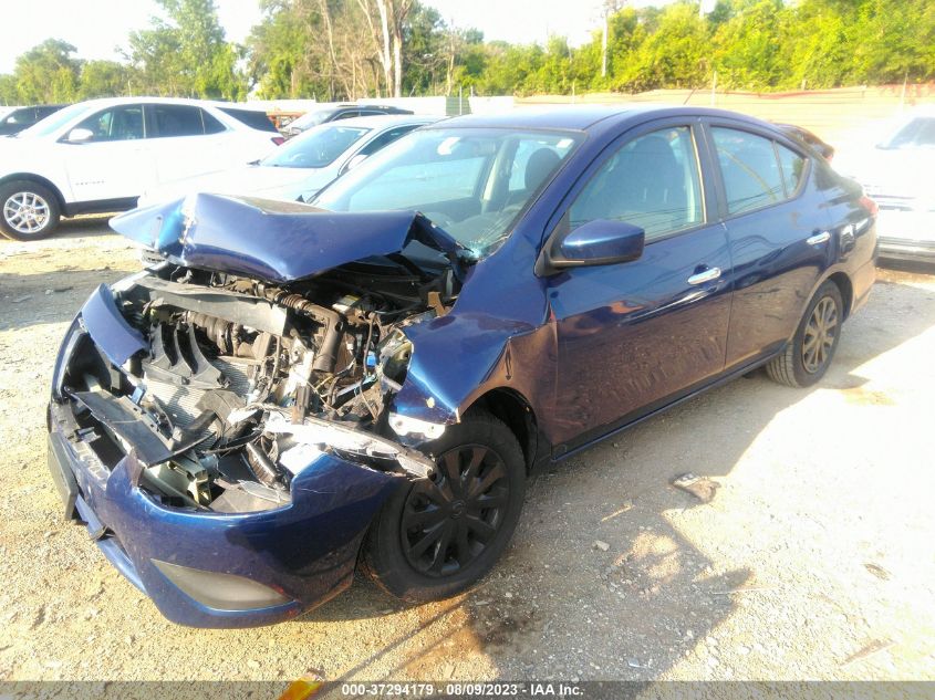 3N1CN7AP8KL875208 Nissan Versa S/S PLUS/SV 2