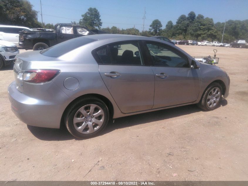 2013 MAZDA MAZDA3 I SPORT - JM1BL1U74D1847780