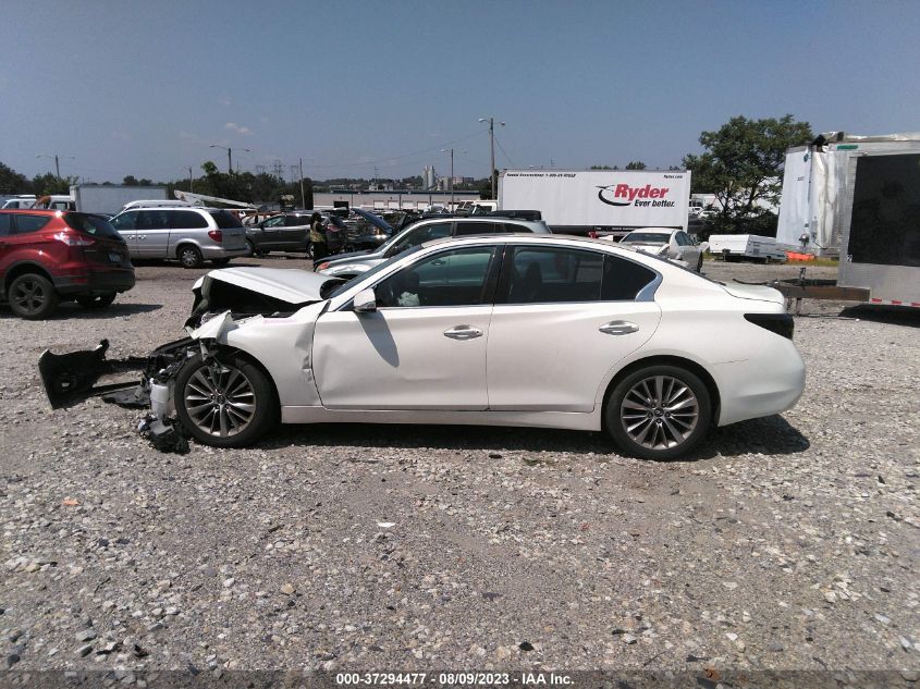 2018 INFINITI Q50 LUXE/SPORT - JN1EV7AR5JM441066