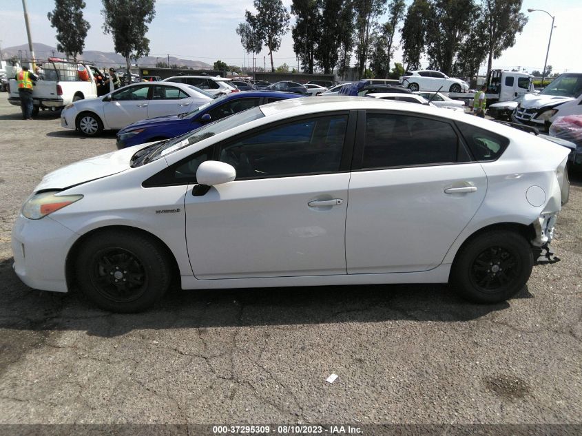 2015 TOYOTA PRIUS FOUR - JTDKN3DUXF0476810