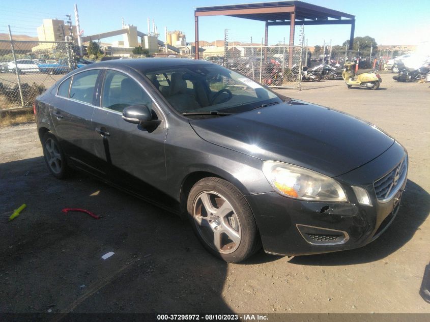 2013 VOLVO S60 T5 - YV1612FS4D2221682