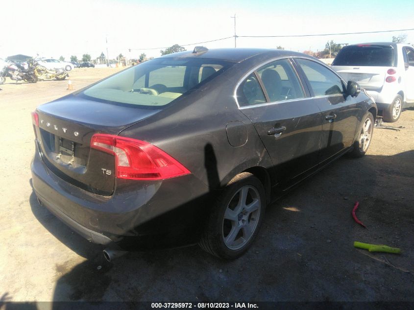 2013 VOLVO S60 T5 - YV1612FS4D2221682