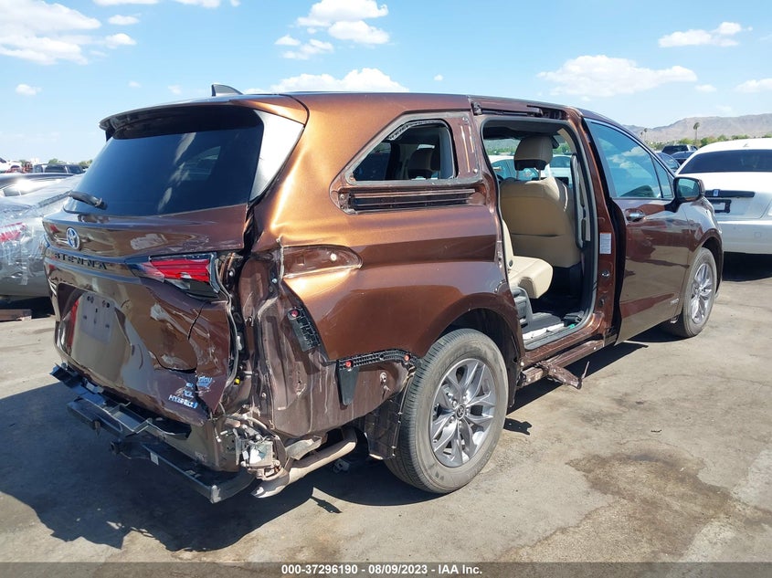 VIN 5TDYRKEC0MS044154 2021 TOYOTA SIENNA XLE