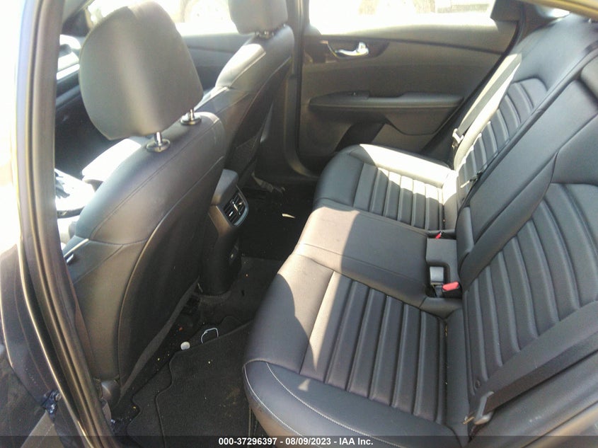 VIN 3KPF54AD2PE577781 2023 KIA FORTE GT LINE