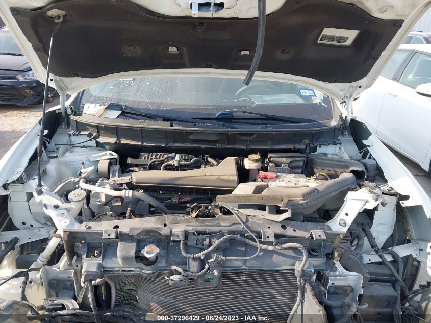 2016 NISSAN ROGUE SV - KNMAT2MT2GP611404