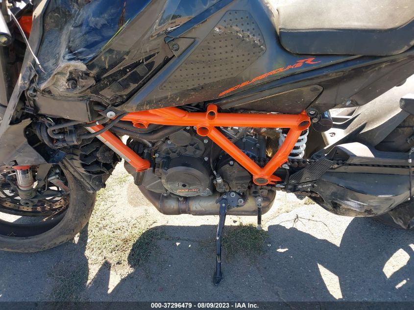 2020 KTM 1290 SUPER DUKE R VBKV39402LM924947