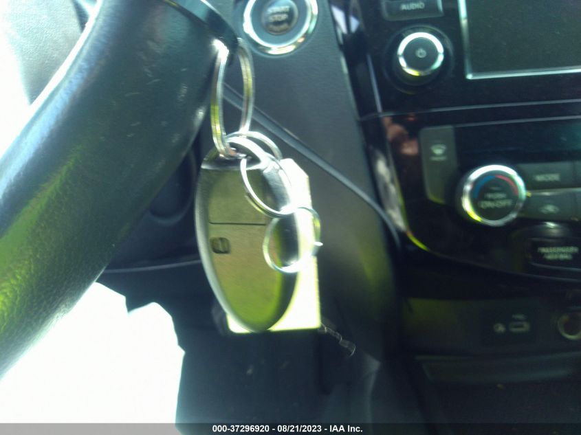 2018 NISSAN ROGUE SV - 5N1AT2MT6JC726775