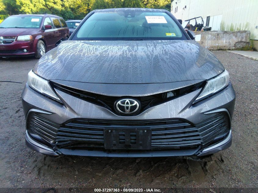 4T1C11BK6NU051741 Toyota Camry LE 13