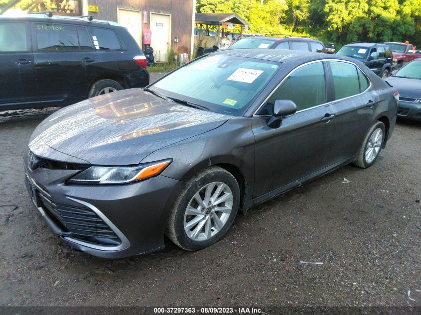 4T1C11BK6NU051741 Toyota Camry LE 2