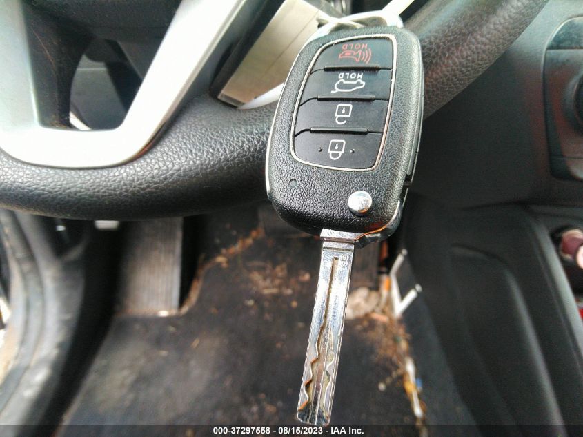 2017 HYUNDAI TUCSON SE - KM8J23A44HU343153