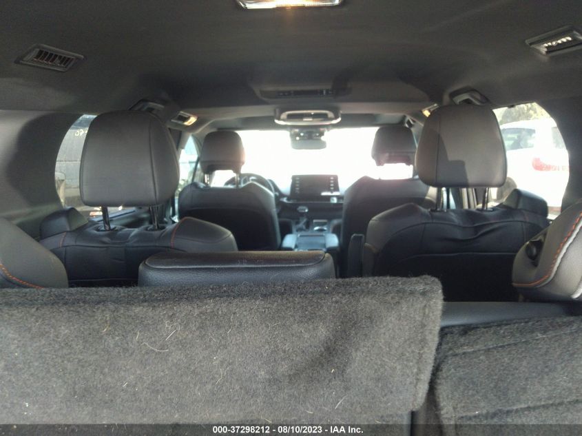 2022 TOYOTA SIENNA XSE - 5TDDRKEC8NS110787