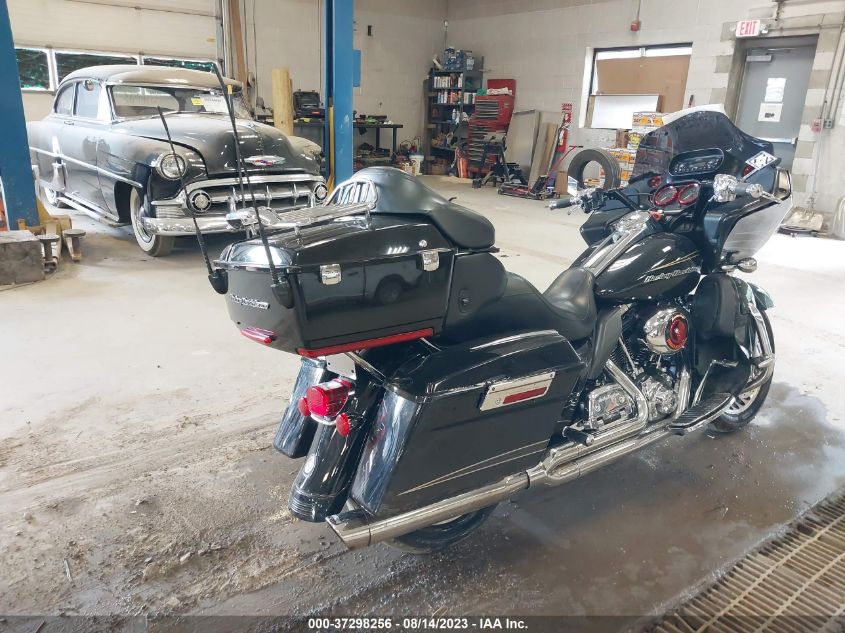 2011 HARLEY-DAVIDSON FLTRU - 1HD1KGM17BB637337