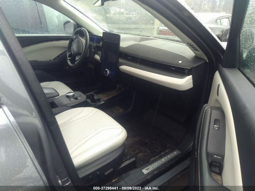 2021 FORD MUSTANG MACH-E PREMIUM - 3FMTK3SS8MMA20423