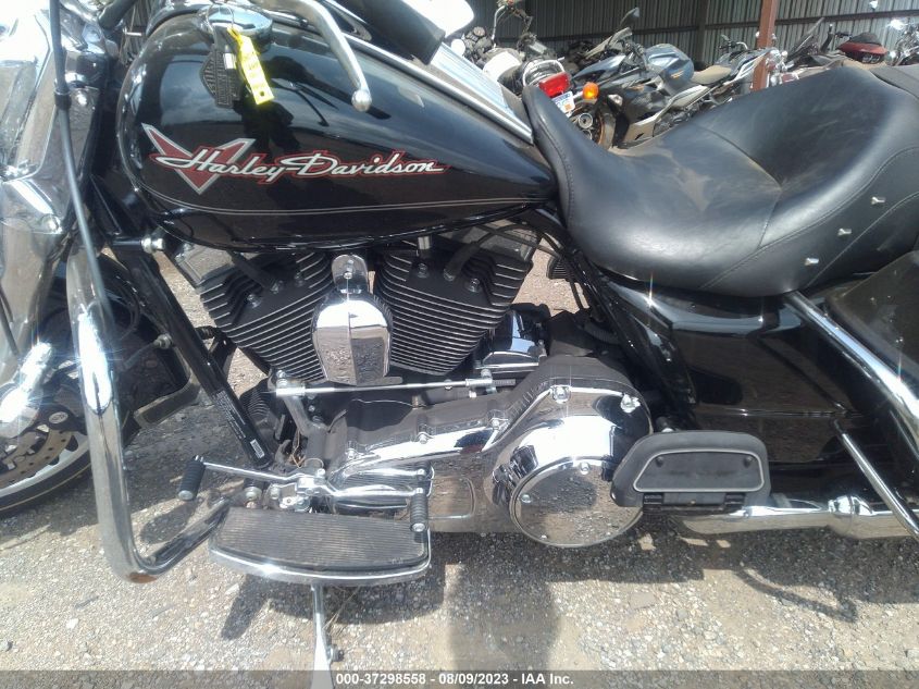 2011 HARLEY-DAVIDSON FLHR - 1HD1FB418BB674680