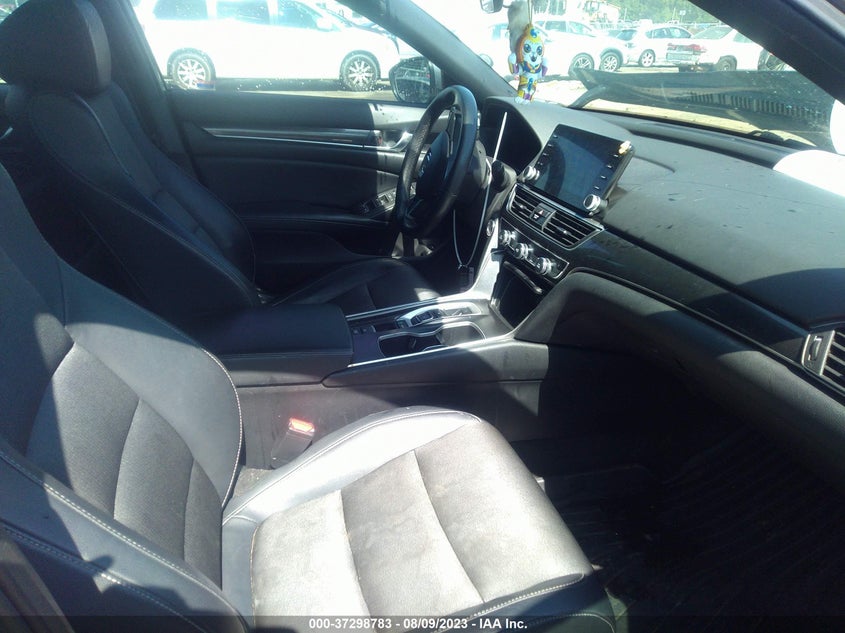 VIN 1HGCV2F34JA016887 2018 HONDA ACCORD SEDAN SPORT 2.0T