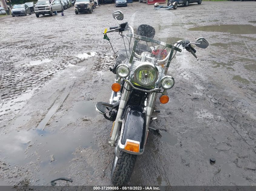 2013 HARLEY-DAVIDSON FLSTC HERITAGE SOFTAIL CLASSIC - 1HD1BWV1XDB034054
