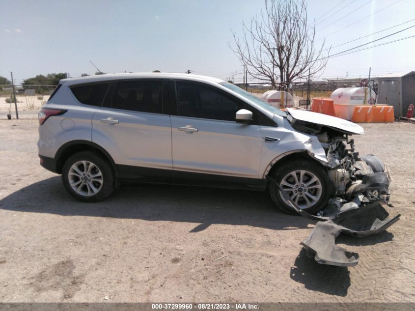 2017 FORD ESCAPE SE - 1FMCU9G92HUC03272