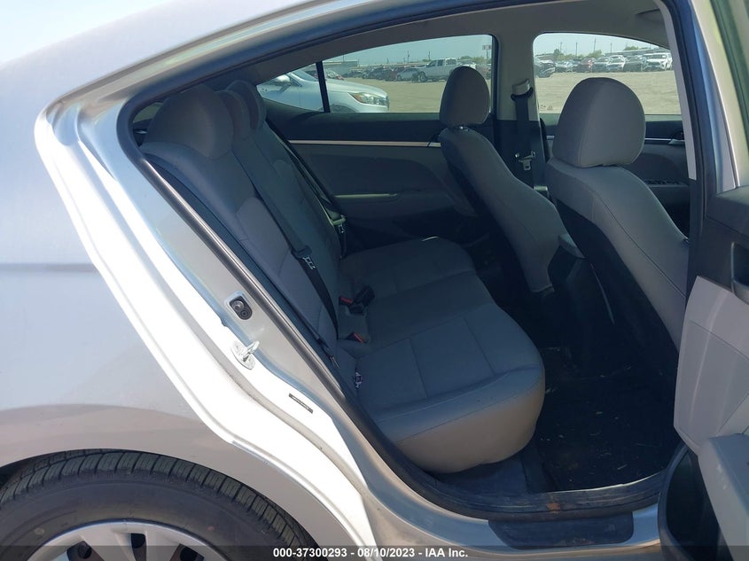 VIN 5NPD74LF5KH497167 2019 HYUNDAI ELANTRA SE