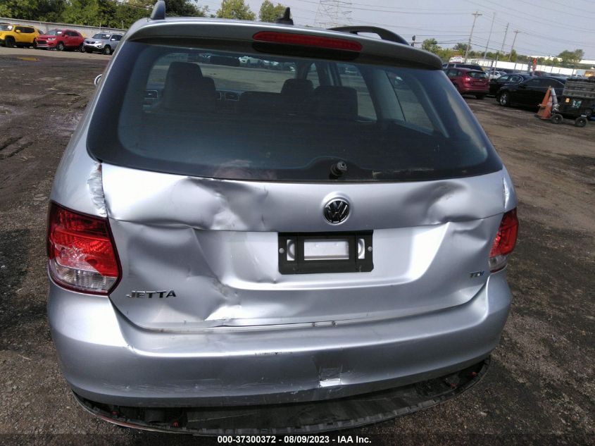 2014 VOLKSWAGEN JETTA SPORTWAGEN TDI - 3VWPL7AJ6EM625915