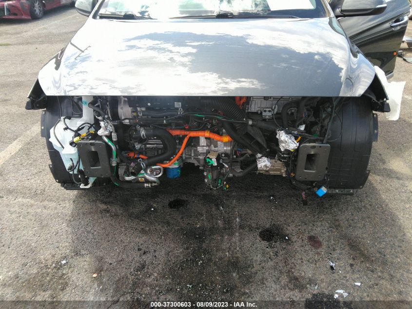 2022 HYUNDAI IONIQ HYBRID LIMITED - KMHC05LC3NU283084