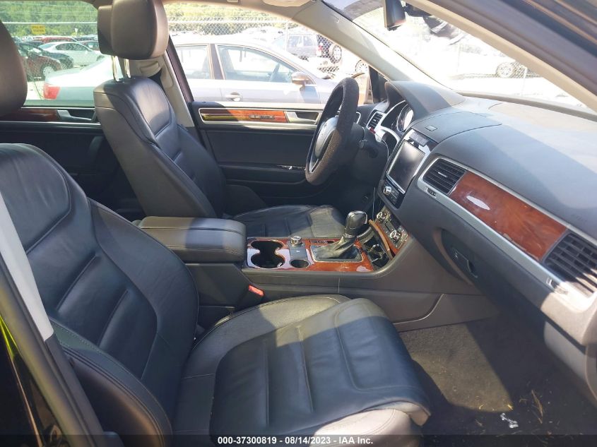 2013 VOLKSWAGEN TOUAREG LUX - WVGEF9BP7DD006536