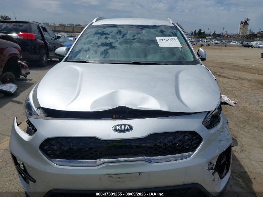 KNDCB3LC8L5369596 Kia Niro LX 13