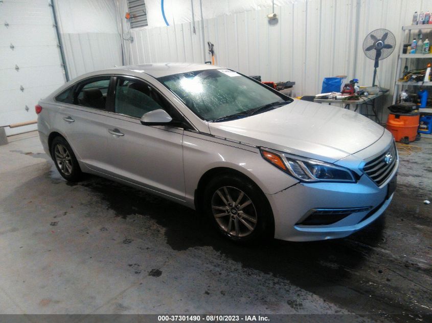 2015 HYUNDAI SONATA 2.4L SE - 5NPE24AFXFH212880