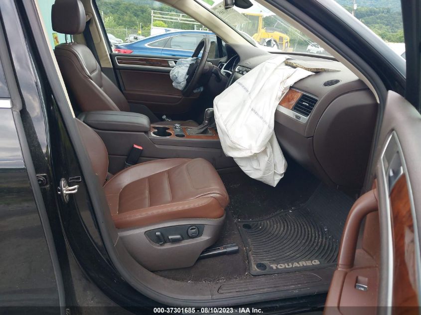 2013 VOLKSWAGEN TOUAREG LUX - WVGEP9BP4DD002201