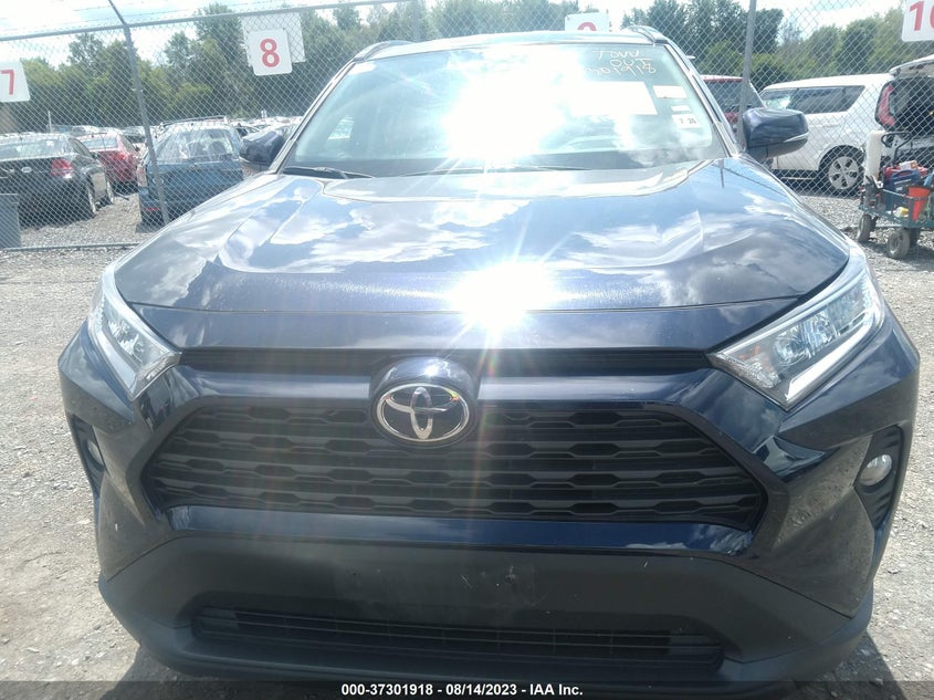 VIN 2T3P1RFV1MW219277 2021 TOYOTA RAV4 XLE