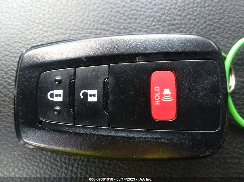 VIN 2T3P1RFV1MW219277 2021 TOYOTA RAV4 XLE