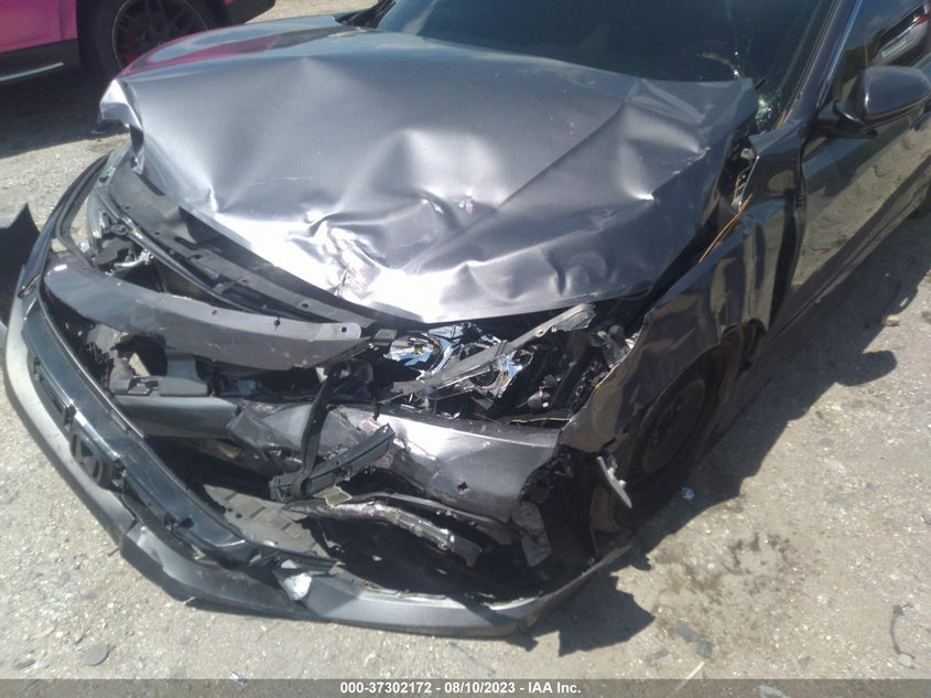 VIN 19XFC2F6XKE004527 2019 HONDA CIVIC SEDAN LX