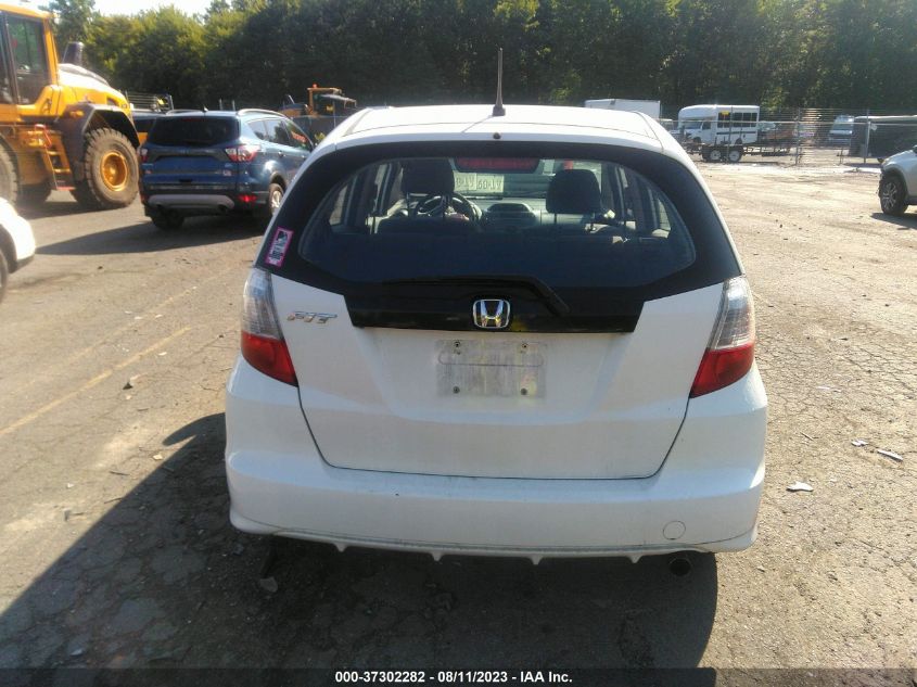 2013 HONDA FIT - JHMGE8G38DC075644