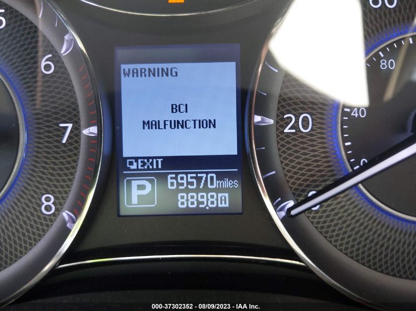 2015 INFINITI QX80 - JN8AZ2NE4F9082432