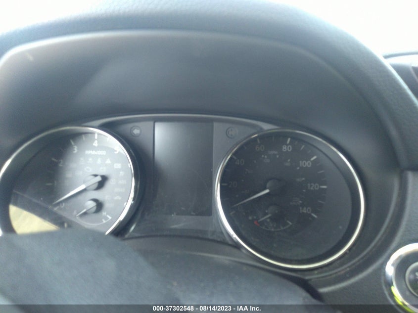 VIN KNMAT2MT7HP568647 2017 NISSAN ROGUE SV