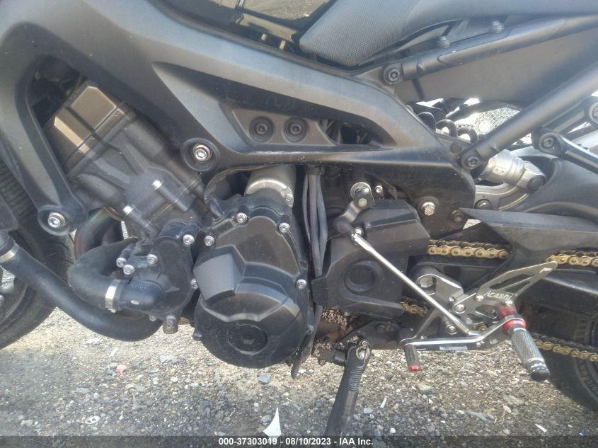 2016 YAMAHA FZ09 JYARN33EXGA011170