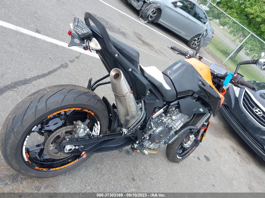 2021 KTM 890 DUKE R - VBKTU9406MM811931