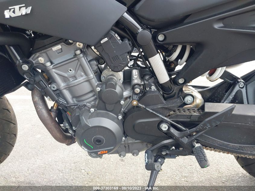 2021 KTM 890 DUKE R - VBKTU9406MM811931