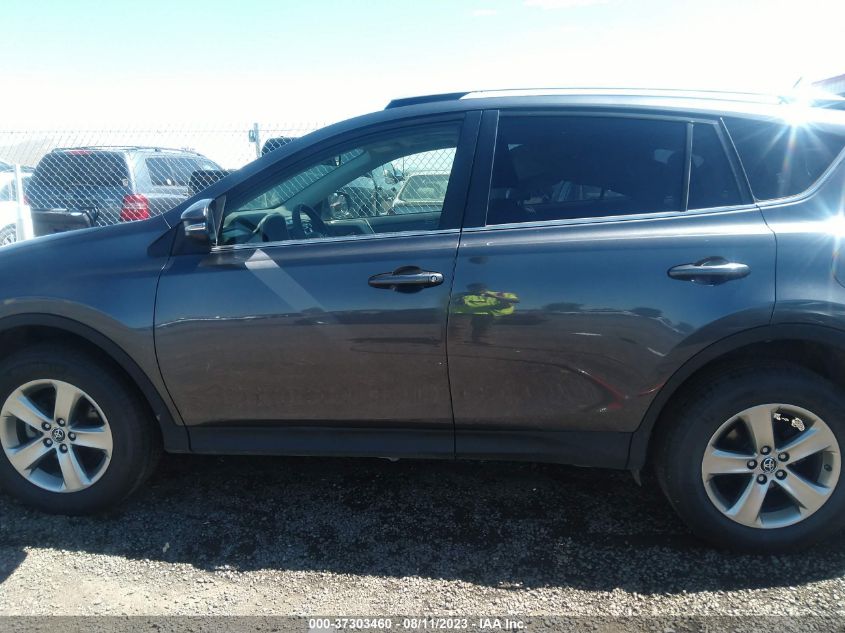 2015 TOYOTA RAV4 XLE - JTMRFREV5FD099902