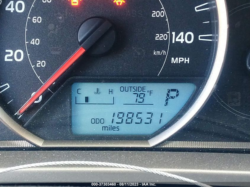 2015 TOYOTA RAV4 XLE - JTMRFREV5FD099902