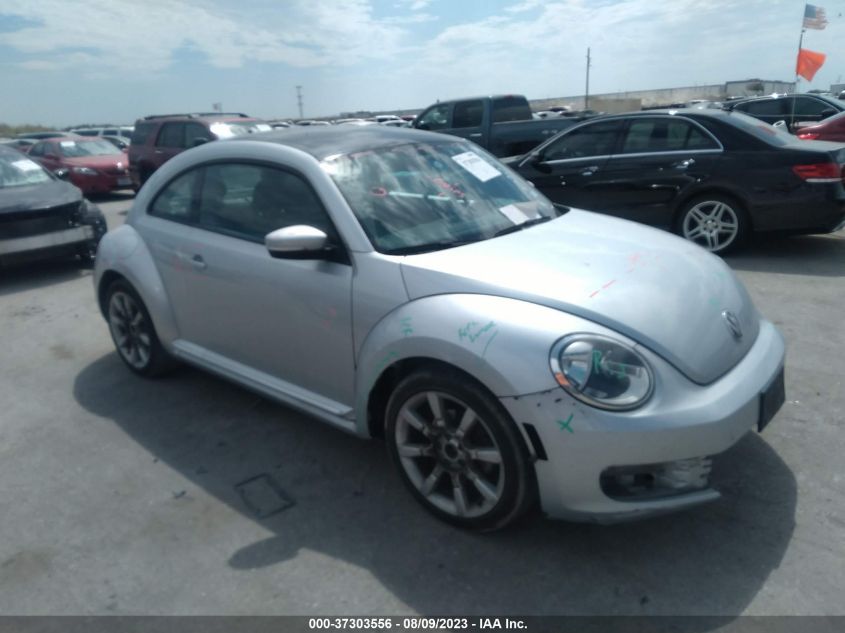2013 VOLKSWAGEN BEETLE COUPE 2.5L W/SUN/SOUND/NAV - 3VWJP7AT4DM630363
