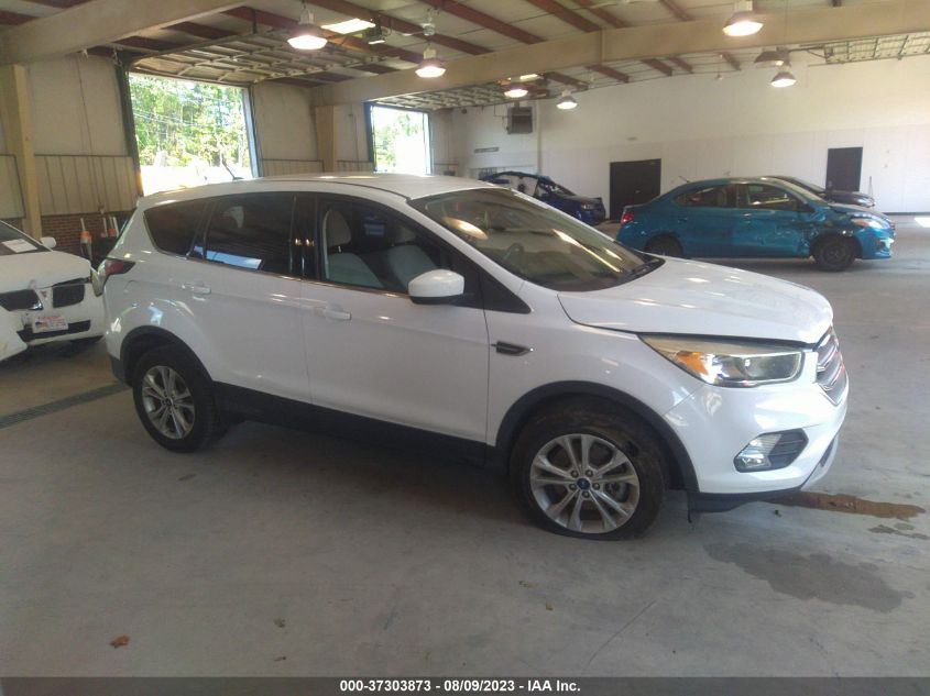 2017 FORD ESCAPE SE - 1FMCU0G97HUB30847