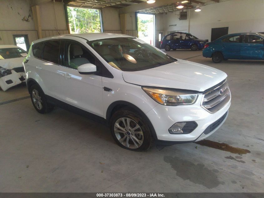 2017 FORD ESCAPE SE - 1FMCU0G97HUB30847