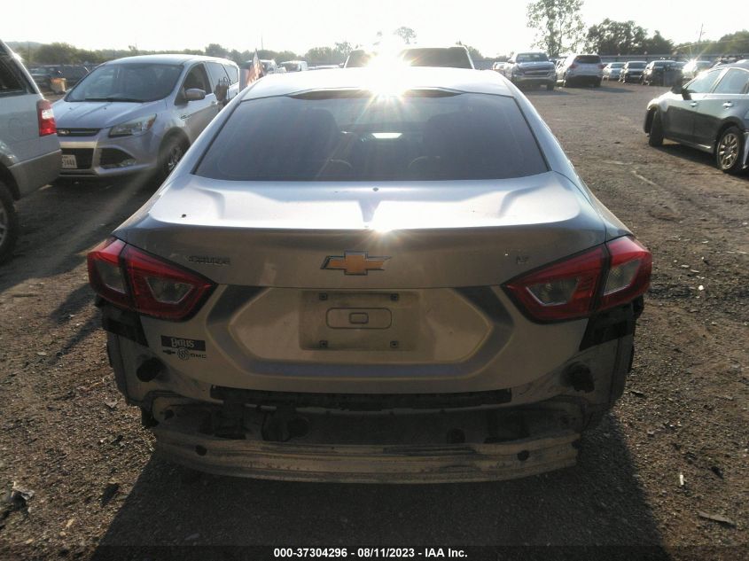 2018 CHEVROLET CRUZE LT - 1G1BE5SM5J7233168