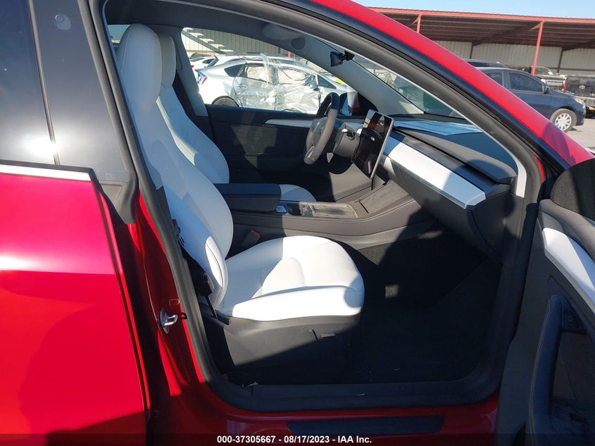 VIN 7SAYGDEE2PA148463 2023 TESLA MODEL Y