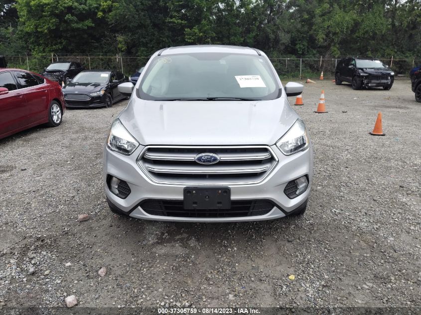 2017 FORD ESCAPE SE - 1FMCU0GD2HUE45415