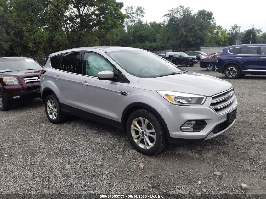 2017 FORD ESCAPE SE - 1FMCU0GD2HUE45415