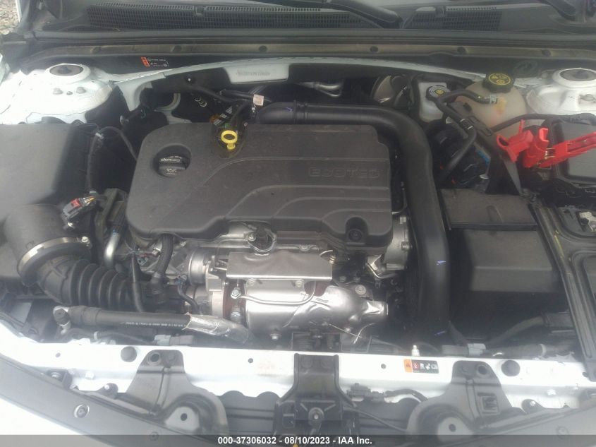 1G1ZB5STXNF210592 Chevrolet Malibu LS 10