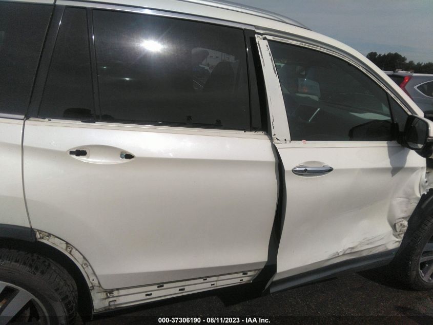 2017 HONDA PILOT TOURING - 5FNYF6H9XHB040106
